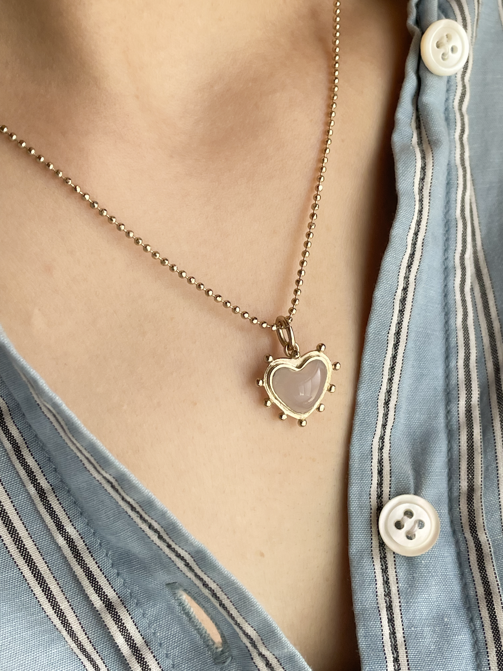 Junco Paris】ガラスのフラワーモチーフが可愛いネックレス Junco Paris】ガラスのフラワーモチーフが可愛いネックレス