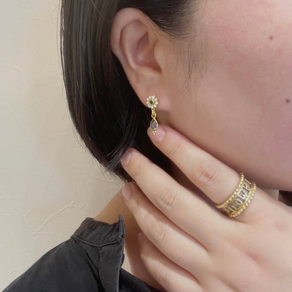 【NEW】LA2L Ange とっても小さな花と天然石の雫ピアス blue