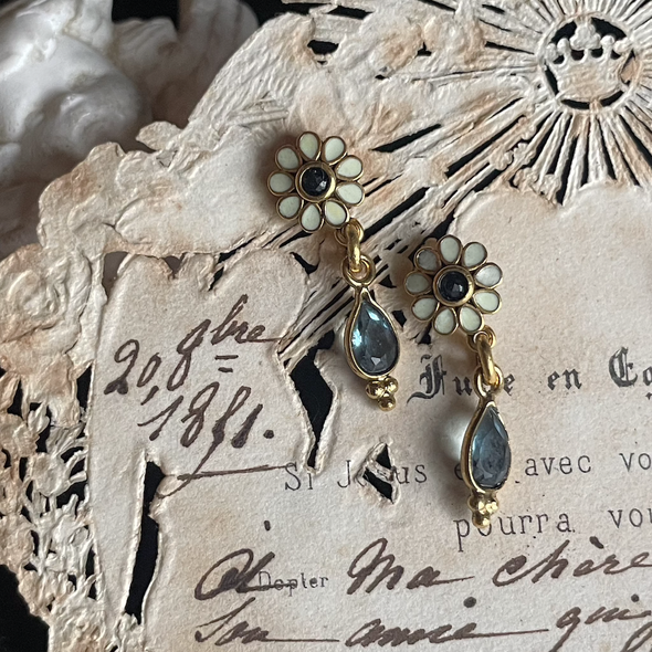LA2L Ange とっても小さな花と天然石の雫ピアス blue/ green
