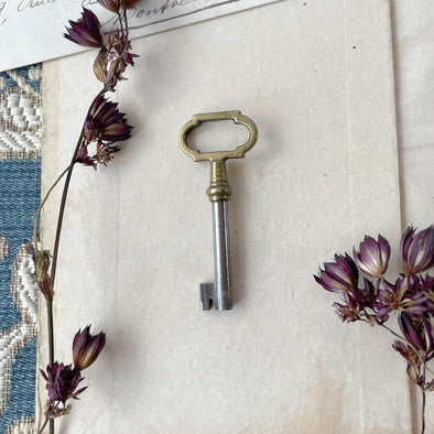 フランス アンティーク 美しい装飾の古い鍵 G