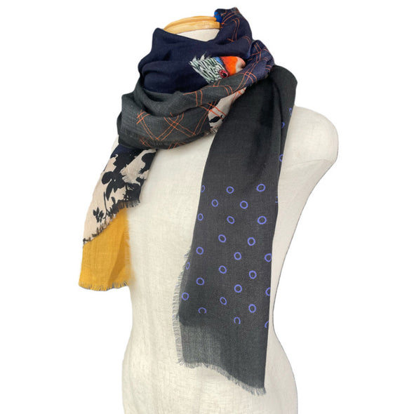 鳥のデザインプリントスカーフ Wool 100% blue  by Hellen van Berkel